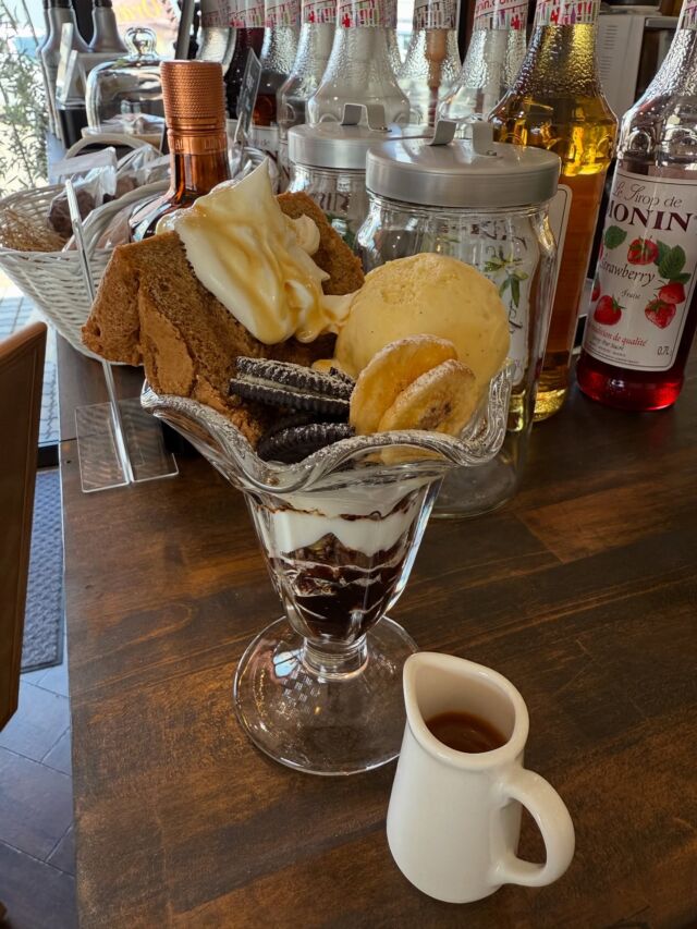 コーヒーパフェはバニラorチョコミントから選べるアイスで提供中！  僅差でバニラアイスでのご注文が上回っております  8月末までの期間限定パフェ
ぜひお試し下さい✨  🍊ORANGE COFFEE STAND 🍊  〒683-0804
鳥取県米子市米原7-2-1 
マツヤショールーム内
OPEN 10:30 ⇨ CLOSE 16:30 (LO 16:00)
定休日 木 / 日 / 祝
キャッシュレス決済 各種対応
駐車場 有  #orange_coffee_stand #orangecoffeestand #米子カフェ #コーヒーパフェ #期間限定パフェ