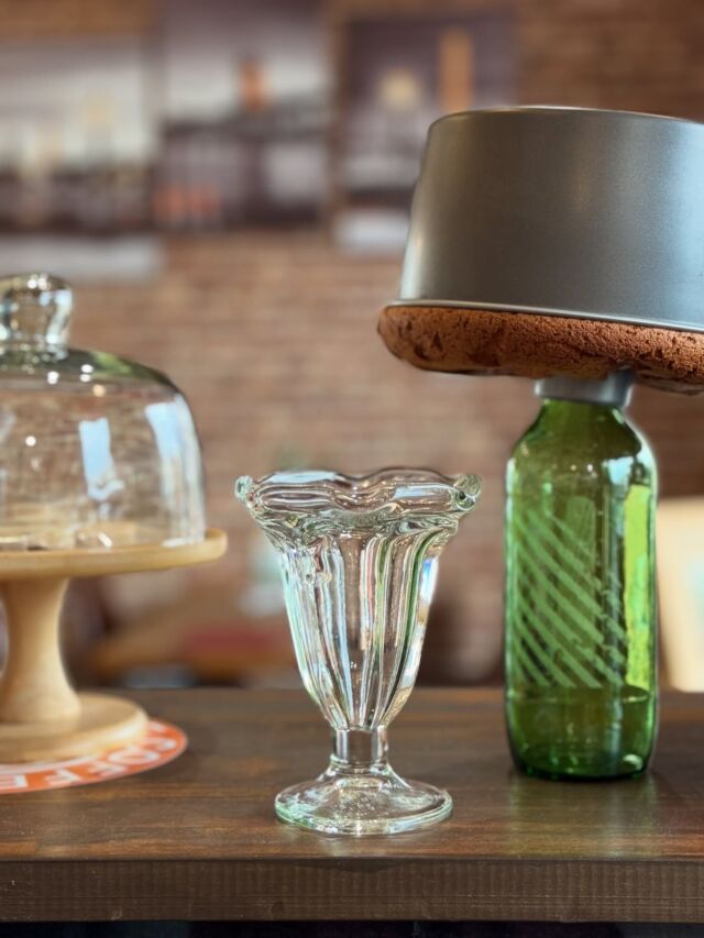 こはくやパルディア等でご紹介いただいたコーヒーパフェ  8月末までの期間限定メニューです☀️  今月はお盆のお休みもあり、営業日が少なくなっていますのでご注意下さいませ🙇‍♀️  🍊ORANGE COFFEE STAND 🍊  〒683-0804
鳥取県米子市米原7-2-1 
マツヤショールーム内
OPEN 10:30 ⇨ CLOSE 16:30 (LO 16:00)
定休日 木 / 日 / 祝
キャッシュレス決済 各種対応
駐車場 有  #orange_coffee_stand #orangecoffeestand #米子カフェ #期間限定メニューです #coffee