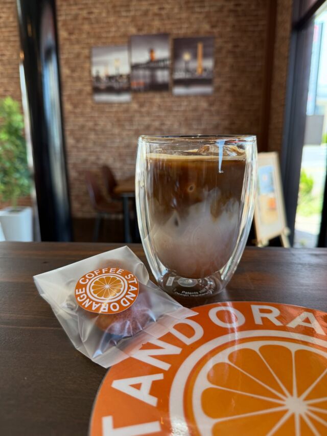 カフェラテ(アイス) 400円  焼き菓子(マドレーヌ) 100円  火曜日は穏やかな日が多いオレンジコーヒースタンドです🍊  ドリンク、ケーキのテイクアウト利用もお待ちしてます  🍊ORANGE COFFEE STAND 🍊  〒683-0804
鳥取県米子市米原7-2-1 
マツヤショールーム内
OPEN 10:30 ⇨ CLOSE 16:30 (LO 16:00)
定休日 木 / 日 / 祝
キャッシュレス決済 各種対応
駐車場 有  #orange_coffee_stand #orangecoffeestand #cafe #coffee #米子カフェ #takeout #焼き菓子