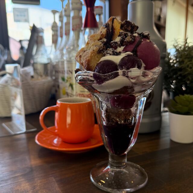 秋パフェ 800円  11月末頃までの期間限定パフェです🍂  お好きなドリンクを一緒にご注文いただくと
合計金額から50円引き♪  今月は祝日や22日の土曜が店休日の為、
営業日が少なめです  ご来店、お待ちしております  *-*-*-*-*-*-*-*-*-*-*-*-*-*-*-*-*-*-*-*-*-*-*-*-*
🍊ORANGE COFFEE STAND 🍊  〒683-0804
鳥取県米子市米原7-2-1 
マツヤショールーム内
OPEN 10:30 ⇨ CLOSE 16:30 (LO 16:00)
定休日 木 / 日 / 祝
キャッシュレス決済 各種対応
駐車場 有  *-*-*-*-*-*-*-*-*-*-*-*-*-*-*-*-*-*-*-*-*-*-*-*-*  #orange_coffee_stand #orangecoffeestand #cafe #coffee #米子カフェ #秋パフェ